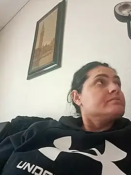 Snapshot of gini92 chatting on February 13, 2:02 pm gini92 online show from February 13, 2:02 pm