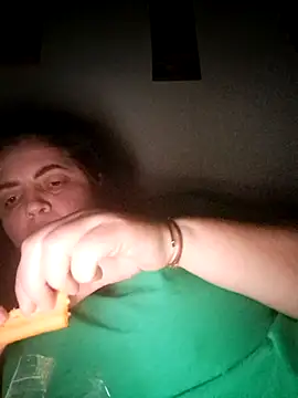 Snapshot of gini92 chatting on February 22, 6:28 pm gini92 online show from February 22, 6:28 pm