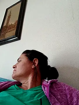 Snapshot of gini92 chatting on March 26, 12:11 pm gini92 online show from March 26, 12:11 pm