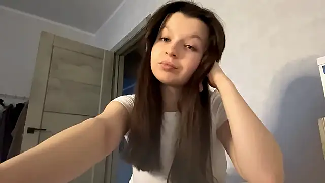 EllieBerrie online show from February 9, 1:26 pm