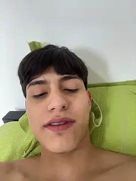 Snapshot of Lander_Cruz chatting on April 18, 7:58 pm Lander Cruz online show from April 18, 7:58 pm