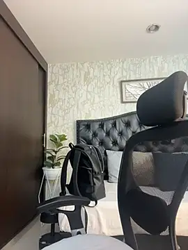 Snapshot of Lander_Cruz chatting on May 8, 8:03 pm Lander Cruz online show from May 8, 8:03 pm