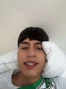 Snapshot of Lander_Cruz chatting on June 24, 5:23 pm Lander Cruz online show from June 24, 5:23 pm