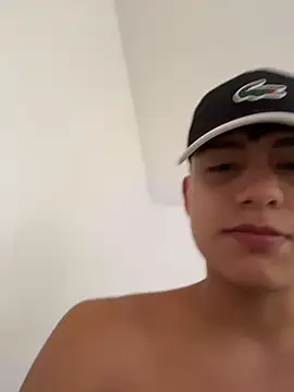 Snapshot of Lander_Cruz chatting on June 26, 5:39 pm Lander Cruz online show from June 26, 5:39 pm