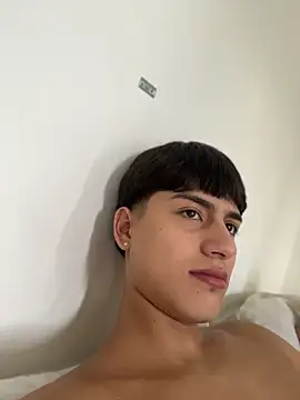 Snapshot of Lander_Cruz chatting on June 30, 4:19 pm Lander Cruz online show from June 30, 4:19 pm