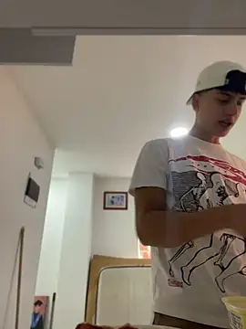 Snapshot of Lander_Cruz chatting on July 4, 4:02 pm Lander Cruz online show from July 4, 4:02 pm