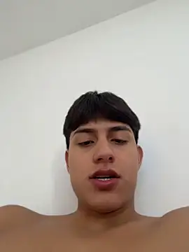 Snapshot of Lander_Cruz chatting on July 9, 4:11 pm Lander Cruz online show from July 9, 4:11 pm