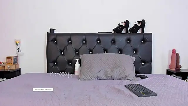 nyloncouple777 online show from May 7, 9:09 pm