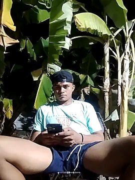 Snapshot of youngboypiss chatting on February 3, 12:09 am youngboypiss online show from February 3, 12:09 am