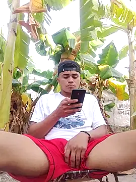 Snapshot of youngboypiss chatting on February 4, 12:00 pm youngboypiss online show from February 4, 12:00 pm