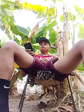 Snapshot of youngboypiss chatting on February 6, 12:08 pm youngboypiss online show from February 6, 12:08 pm