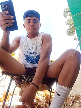 Snapshot of youngboypiss chatting on February 21, 4:08 pm youngboypiss online show from February 21, 4:08 pm