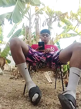 Snapshot of youngboypiss chatting on February 22, 11:20 am youngboypiss online show from February 22, 11:20 am