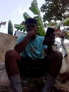 Snapshot of youngboypiss chatting on February 24, 11:19 am youngboypiss online show from February 24, 11:19 am