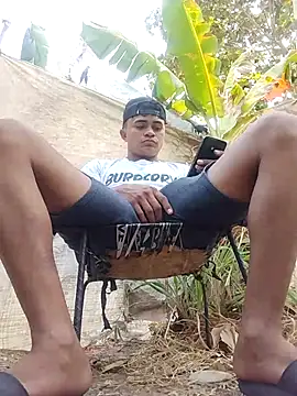 Snapshot of youngboypiss chatting on February 26, 11:31 am youngboypiss online show from February 26, 11:31 am