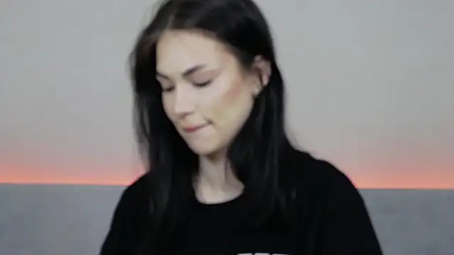 RachaelMils online show from February 7, 3:54 am