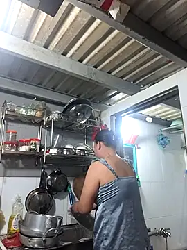 felicity chloe online show from April 4, 9:29 am