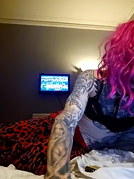 Snapshot of scotbhoyscott chatting on July 10, 12:04 am scotbhoyscott online show from July 10, 12:04 am