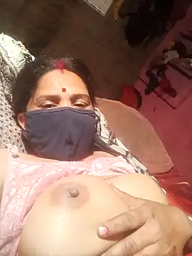 Your-shreya143 online show from January 31, 7:56 pm