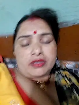Snapshot of Your-shreya143 chatting on June 3, 11:24 am Your-shreya143 online show from June 3, 11:24 am