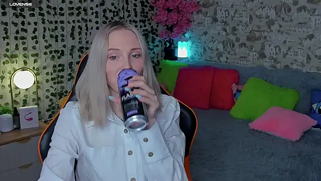 Gina Gina love online show from May 26, 1:12 am