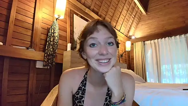 Snapshot of Ida-Rose chatting on January 18, 7:34 am Ida-Rose online show from January 18, 7:34 am