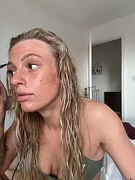 Blonde BambiXX online show from March 13, 11:39 am