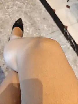 Snapshot of Miky_Lyn chatting on February 18, 5:14 am Miky Lyn online show from February 18, 5:14 am