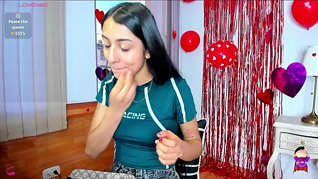 Snapshot of lya__brown chatting on February 14, 11:51 am lya brown online show from February 14, 11:51 am