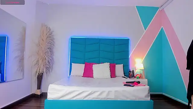  victoria collins  online show from February 28, 8:32 pm