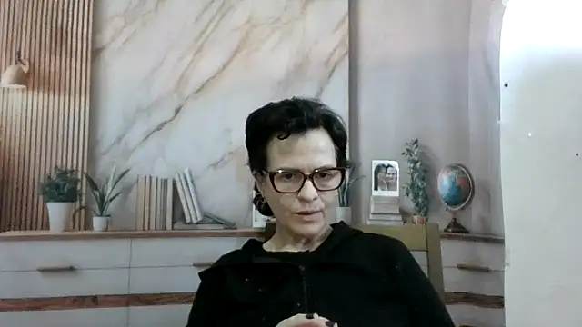 Snapshot of Luna-Hot0802 chatting on June 17, 8:10 pm Luna-Hot0802 online show from June 17, 8:10 pm