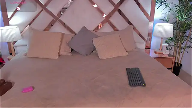 jessicastonne1 online show from March 9, 11:42 pm