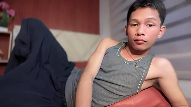 Snapshot of TheBoyAboveYou chatting on January 6, 4:11 pm TheBoyAboveYou online show from January 6, 4:11 pm