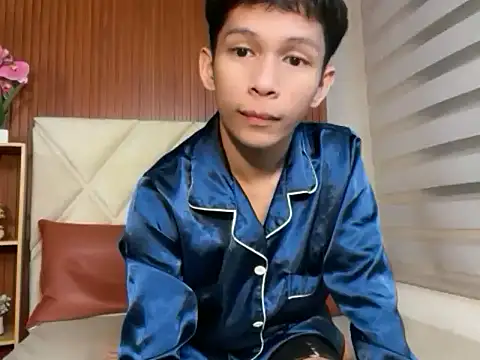 Snapshot of TheBoyAboveYou chatting on February 20, 4:51 pm TheBoyAboveYou online show from February 20, 4:51 pm