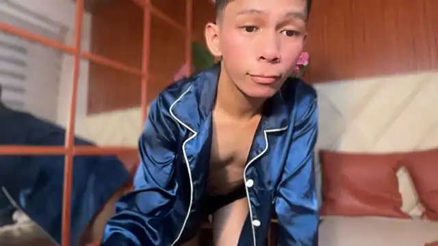 Snapshot of TheBoyAboveYou chatting on February 21, 4:52 pm TheBoyAboveYou online show from February 21, 4:52 pm