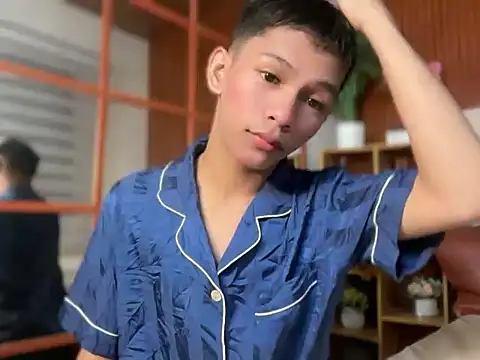 Snapshot of TheBoyAboveYou chatting on February 26, 4:39 pm TheBoyAboveYou online show from February 26, 4:39 pm