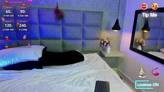 emilyy r online show from December 17, 7:09 pm