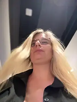 Betsy online show from February 16, 2:54 pm