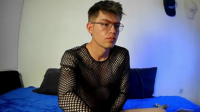 nicolatinboy online show from February 6, 9:29 pm