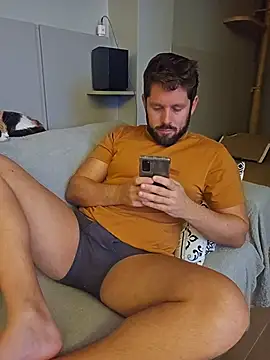 Snapshot of RipMyUnderwear chatting on May 3, 9:54 pm RipMyUnderwear online show from May 3, 9:54 pm
