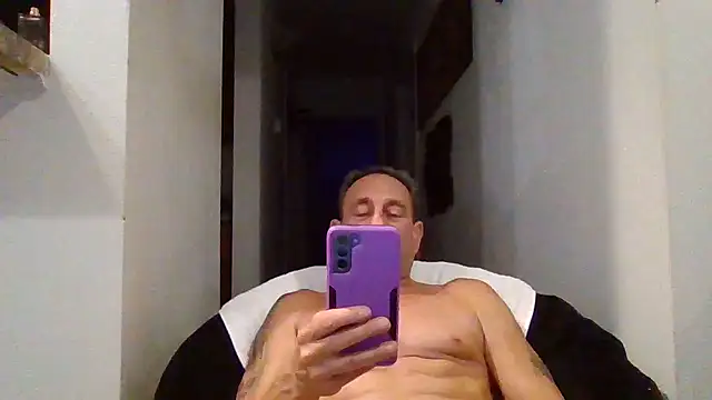 johnnymarino1010 online show from April 28, 4:06 am