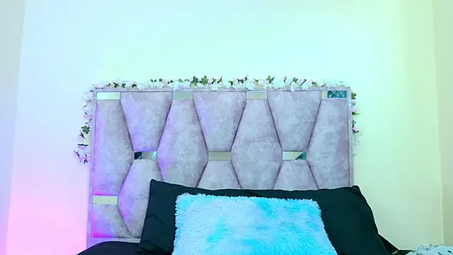 iris and damian online show from March 22, 5:27 pm