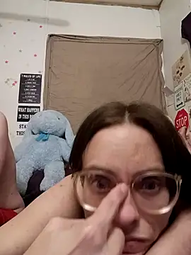 Snapshot of snowbird1117 chatting on January 12, 3:23 am snowbird1117 online show from January 12, 3:23 am