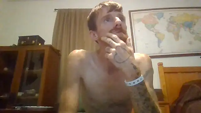 Snapshot of Realmilf chatting on August 5, 11:24 am Realmilf online show from August 5, 11:24 am