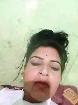 Snapshot of Big_soniya55A chatting on May 27, 2:08 am Big soniya55A online show from May 27, 2:08 am