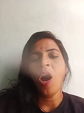 Snapshot of Big_soniya55A chatting on June 5, 11:27 am Big soniya55A online show from June 5, 11:27 am