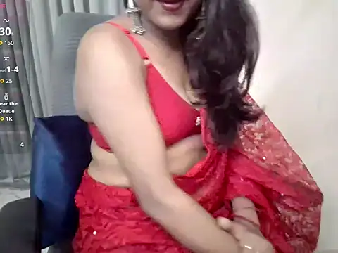 Snapshot of Spit_queenC_for_you chatting on April 24, 9:01 am Spit queenC for you online show from April 24, 9:01 am