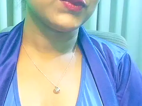 Snapshot of Spit_queenC_for_you chatting on July 23, 10:02 am Spit queenC for you online show from July 23, 10:02 am