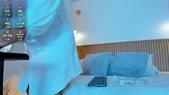 Lily Cole27 online show from December 17, 11:27 am