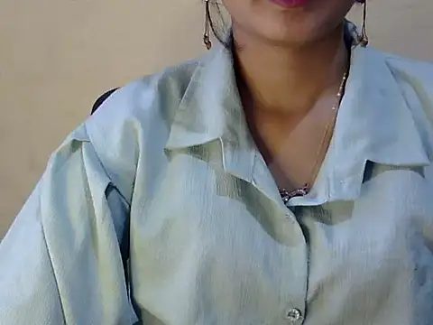 Snapshot of Shab_M chatting on August 2, 8:13 am Shab M online show from August 2, 8:13 am
